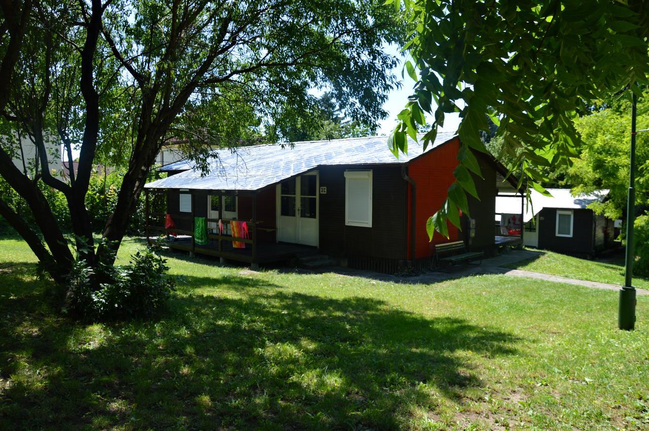 Arnyas Park Apartmanhaz Bed & Breakfast Balatonalmádi Dış mekan fotoğraf
