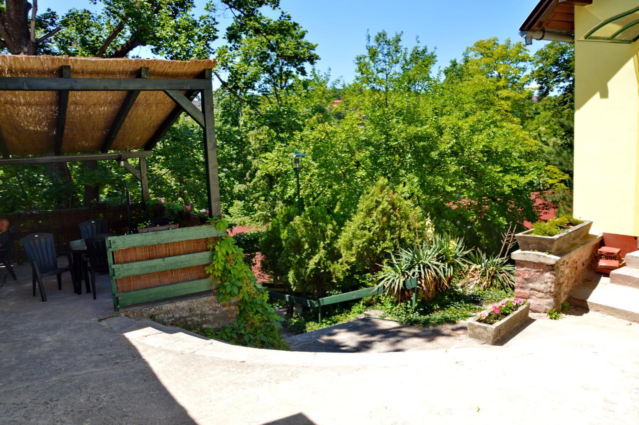 Arnyas Park Apartmanhaz Bed & Breakfast Balatonalmádi Dış mekan fotoğraf