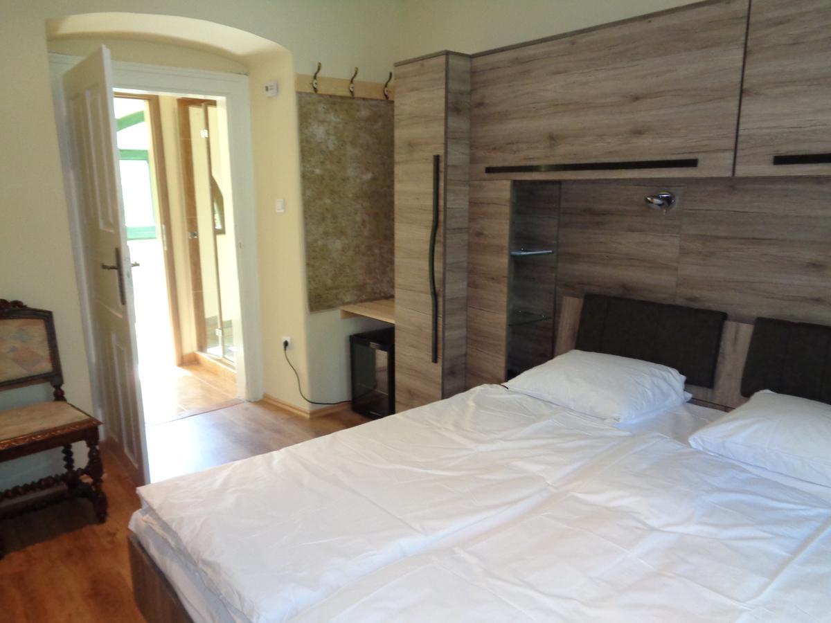 Arnyas Park Apartmanhaz Bed & Breakfast Balatonalmádi Dış mekan fotoğraf