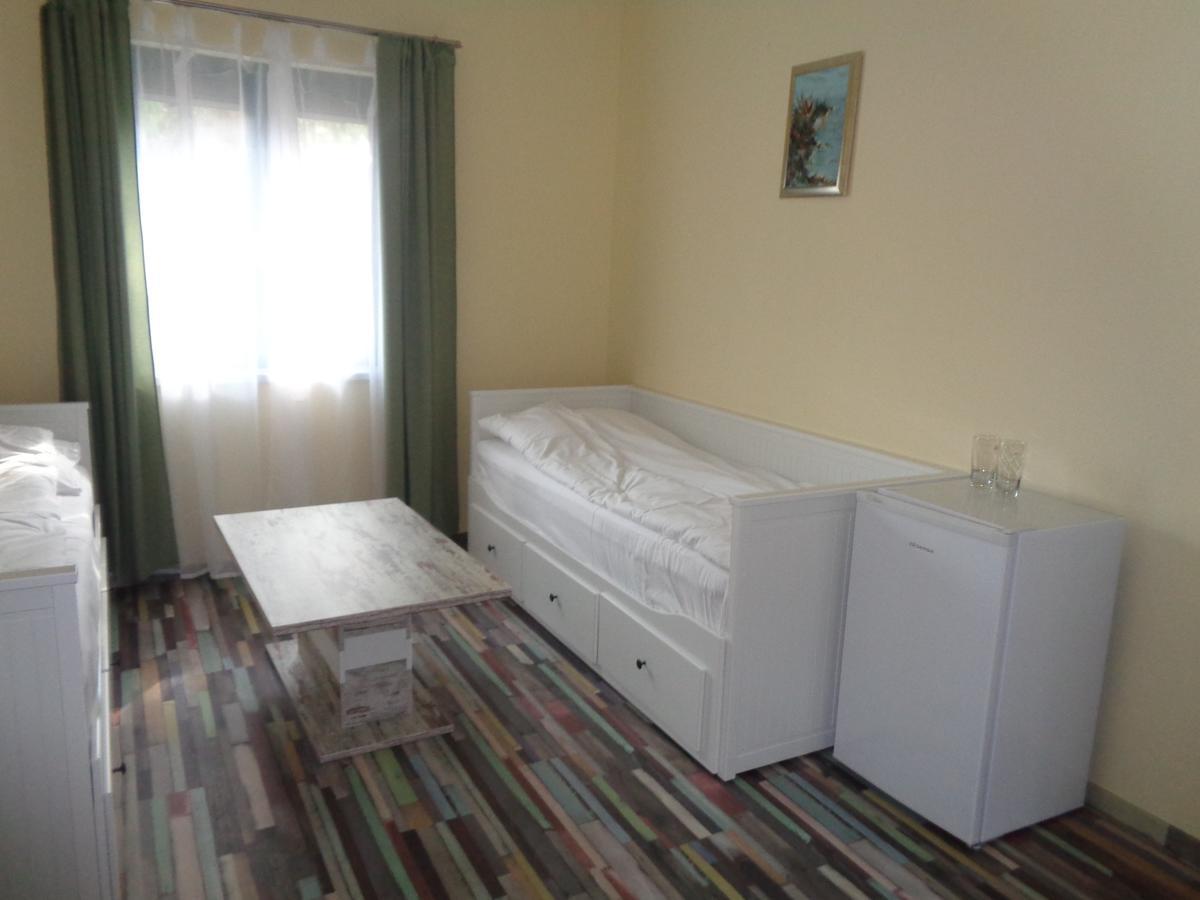 Arnyas Park Apartmanhaz Bed & Breakfast Balatonalmádi Dış mekan fotoğraf