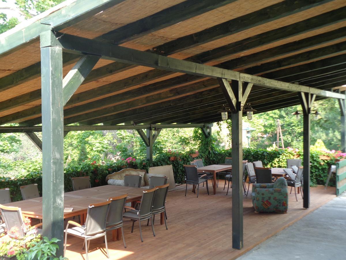 Arnyas Park Apartmanhaz Bed & Breakfast Balatonalmádi Dış mekan fotoğraf