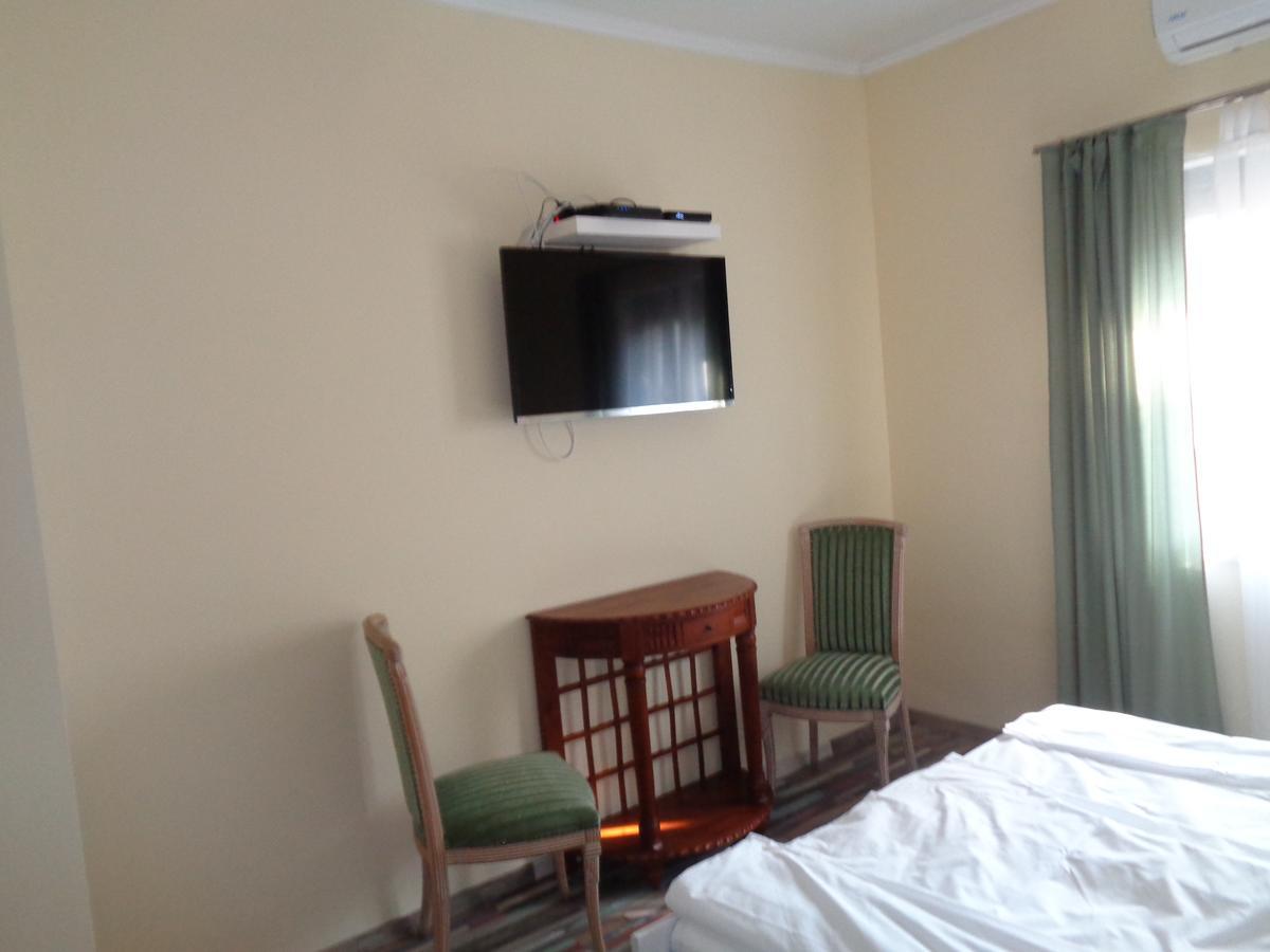Arnyas Park Apartmanhaz Bed & Breakfast Balatonalmádi Dış mekan fotoğraf