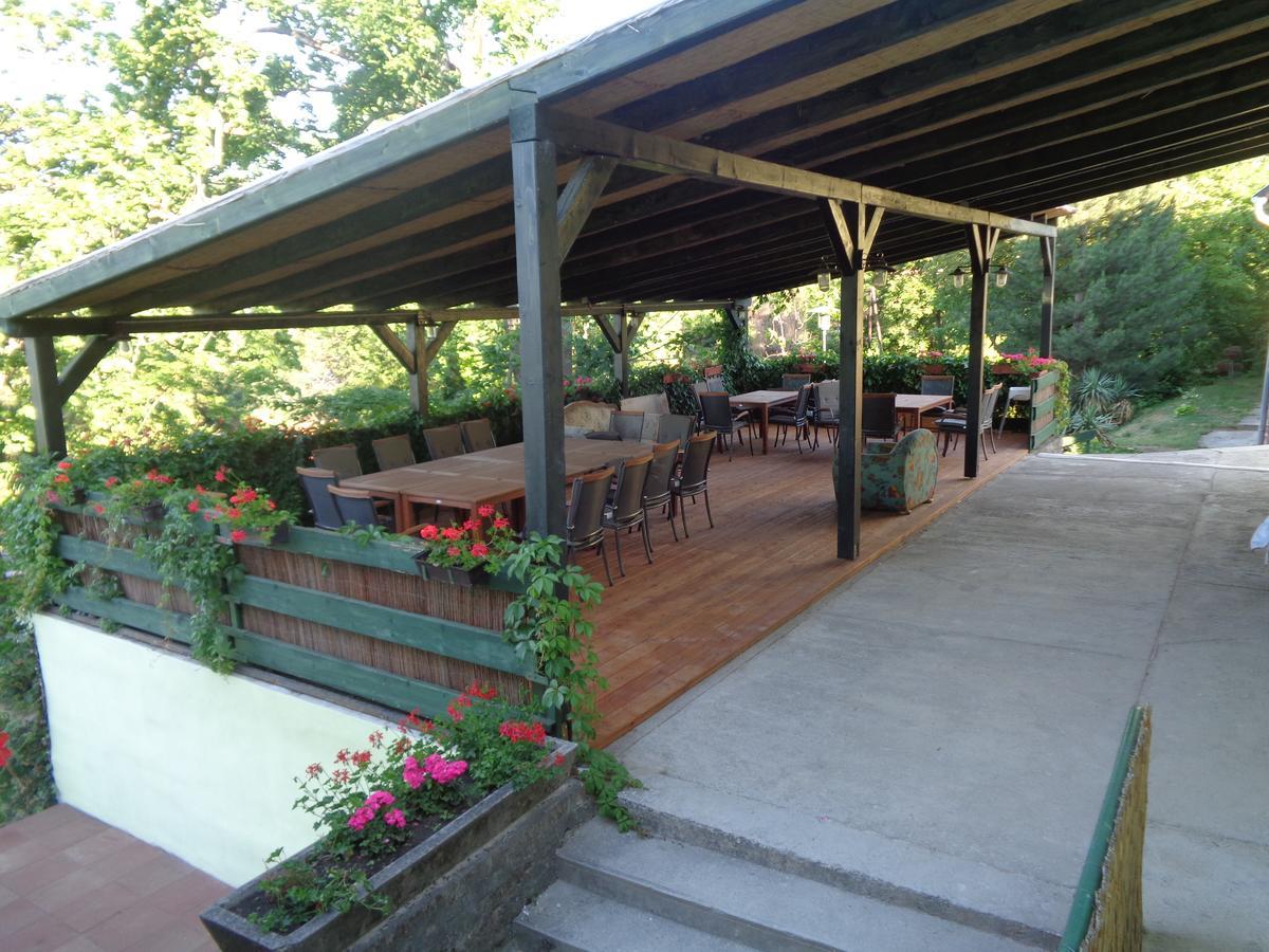 Arnyas Park Apartmanhaz Bed & Breakfast Balatonalmádi Dış mekan fotoğraf