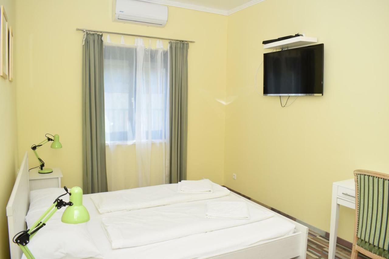Arnyas Park Apartmanhaz Bed & Breakfast Balatonalmádi Dış mekan fotoğraf