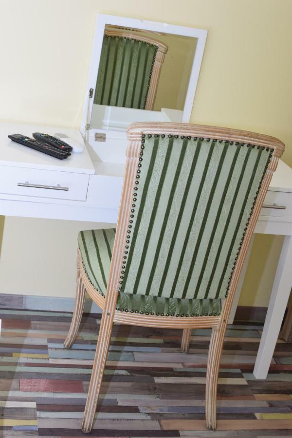 Arnyas Park Apartmanhaz Bed & Breakfast Balatonalmádi Dış mekan fotoğraf