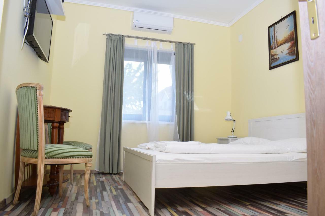 Arnyas Park Apartmanhaz Bed & Breakfast Balatonalmádi Dış mekan fotoğraf