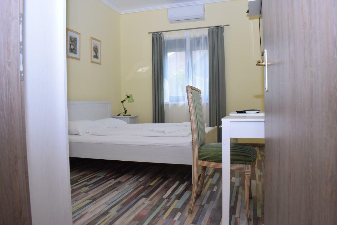 Arnyas Park Apartmanhaz Bed & Breakfast Balatonalmádi Dış mekan fotoğraf