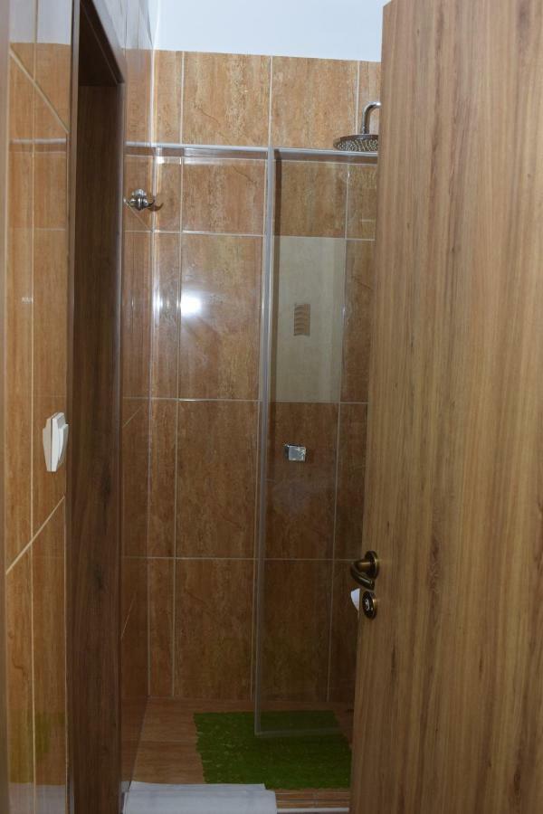 Arnyas Park Apartmanhaz Bed & Breakfast Balatonalmádi Dış mekan fotoğraf